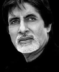 Bollywood ster Amitabh Bachchan weer in het ziekenhuis