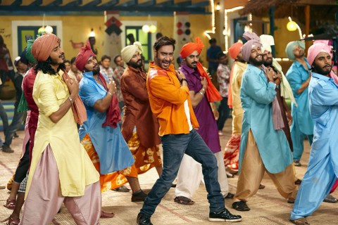 Ajay-Devgn-in-the-song-Punjabi-Mast-from-Action-Jackson-1