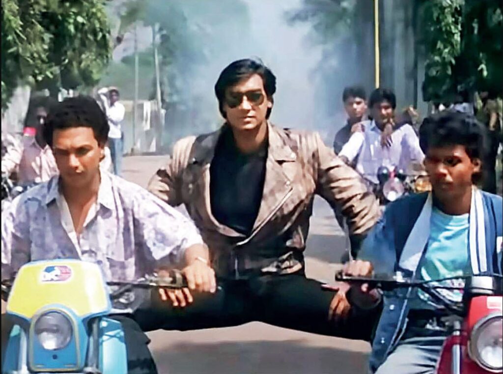 Ajay Devgn wil een remake van Phool Aur Kaante