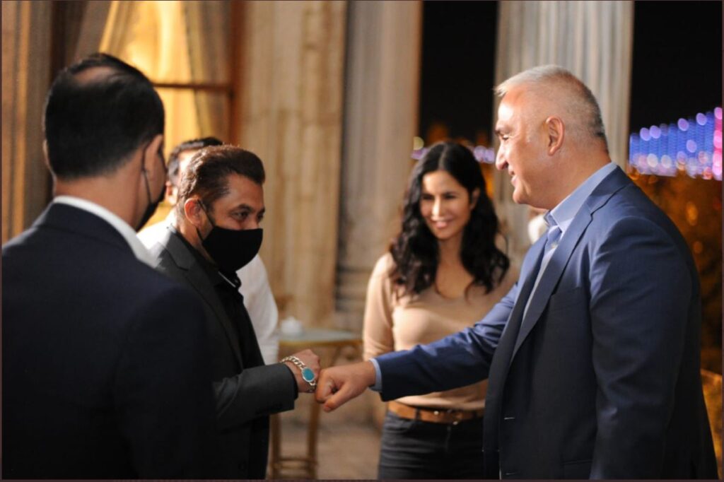 Salman Khan en Katrina Kaif ontmoeten Turkse minister Mehmet Nuri Ersoy