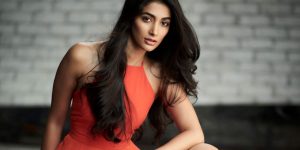 Bollywood actrice Pooja Hegde in Student of the Year 2?
